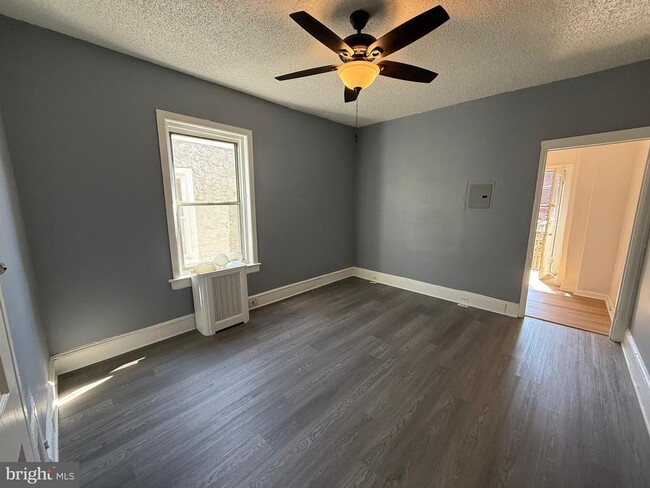 Building Photo - 5052 Wayne Ave