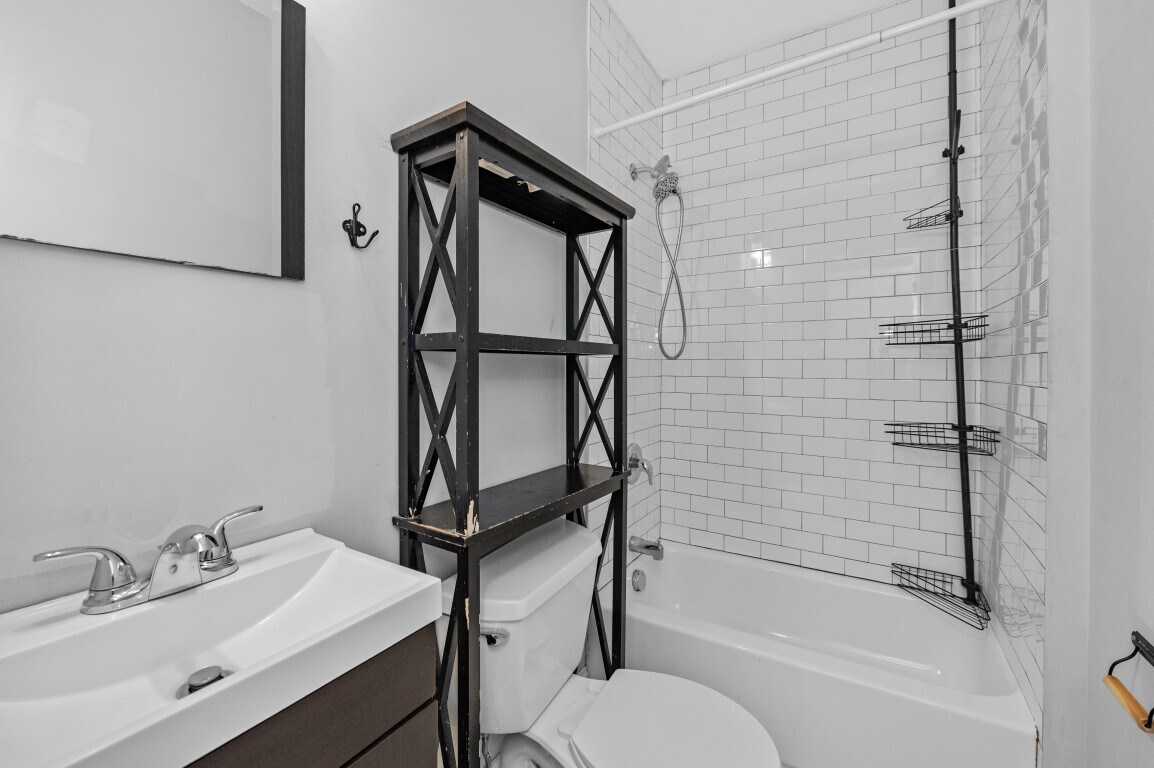 Building Photo - 148 Bremen St