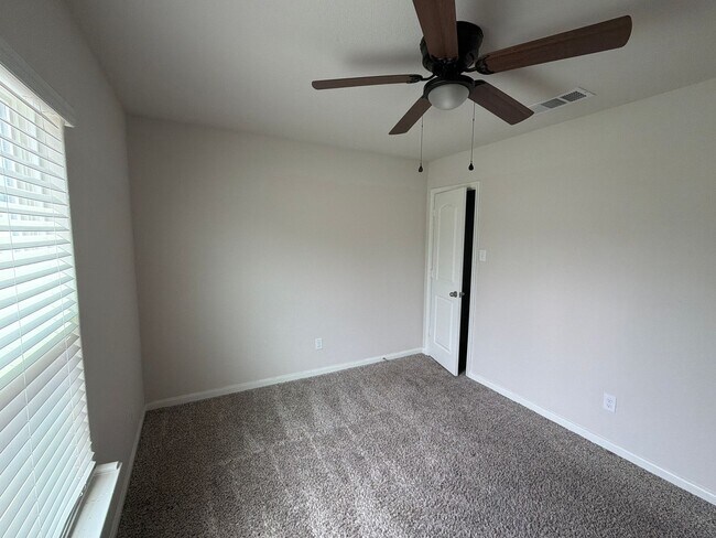 Building Photo - 4247 Possumhaw Dr