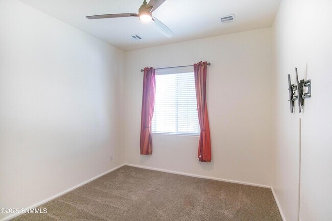 Building Photo - 3718 Golden Echo Lp