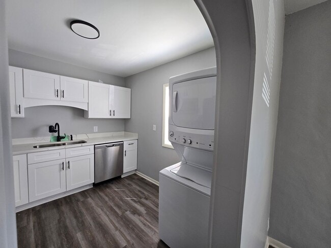 Building Photo - YOU1938