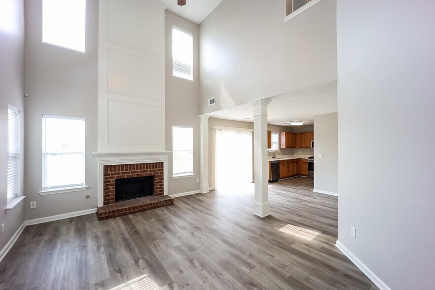 Building Photo - 7565 Woodbine Pl