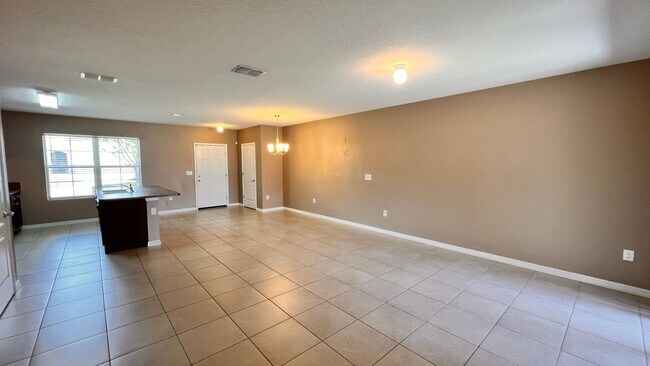 Building Photo - Charming 3 Bedroom, 2 Bathroom Home in Kissimmee!!