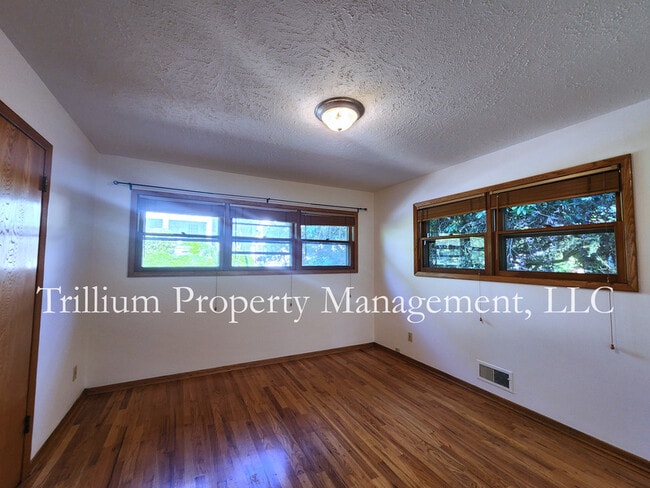 Building Photo - 405 SE 68th Ave