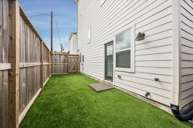 Building Photo - 4919 Avenue J