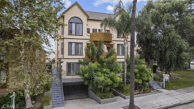 Building Photo - 231 E Burbank Blvd