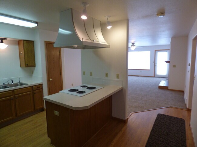 Building Photo - 2 Bedroom Townhome in Northwest Loveland