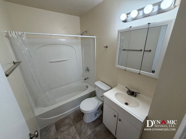 Building Photo - Updated 4+ Bedroom, 2 Bathroom House By Augustana University