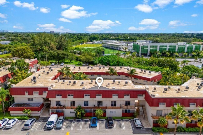 Building Photo - 8650 SW 67th Ave