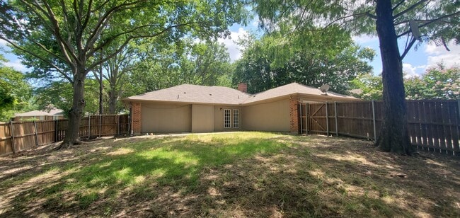 Building Photo - 3509 Scott Dr
