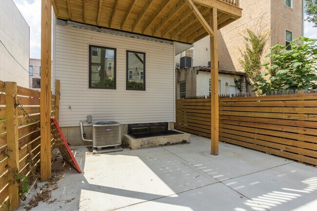 Building Photo - 1809 N 18th St