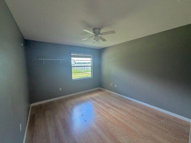 Building Photo - 3946 NW 59th Ave