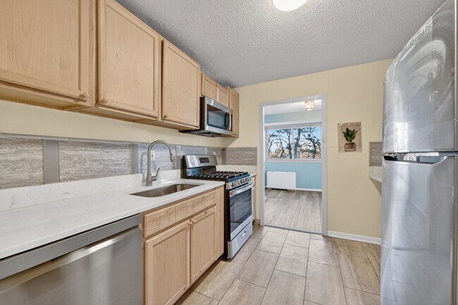 Building Photo - 2500 N Van Dorn St