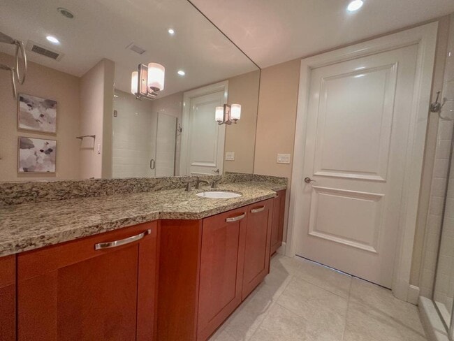 Building Photo - 5068 Scholarship