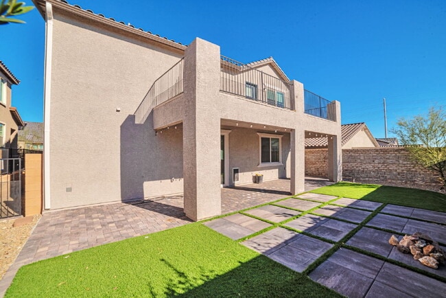 Building Photo - 10937 Parsley Ave