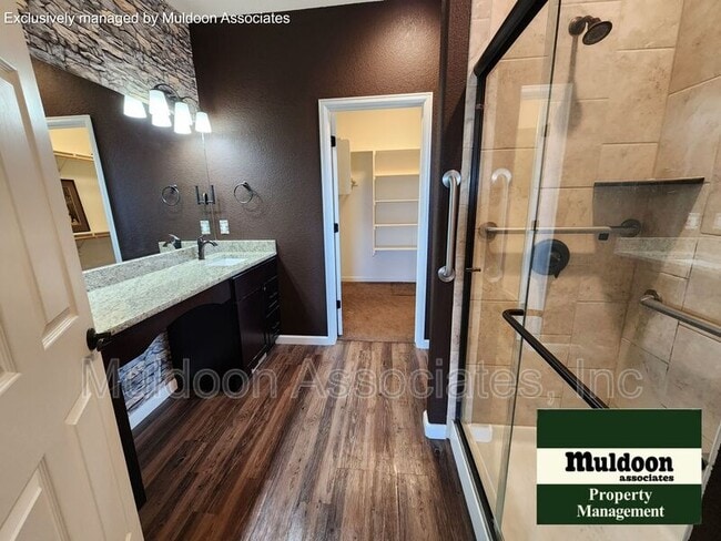 Building Photo - 326 N Longmont Dr