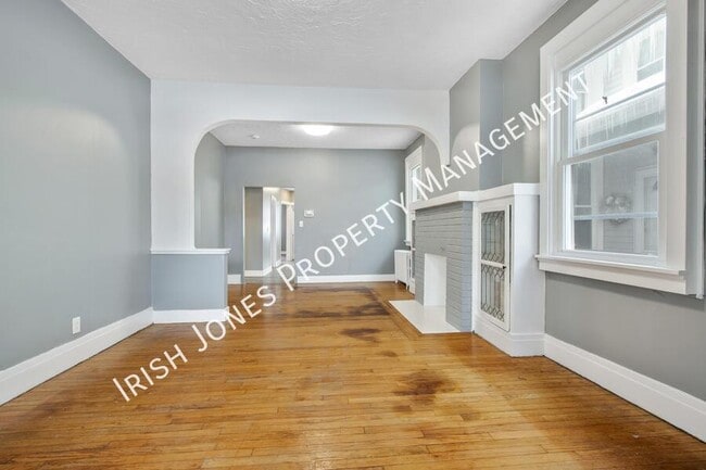 Building Photo - 190 Whitney Pl