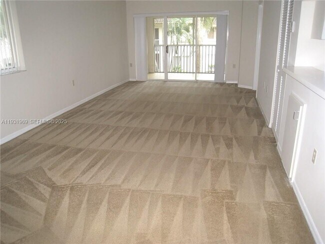 Building Photo - 19211 Glenmoor Dr