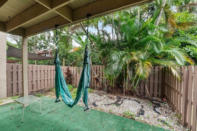 Building Photo - Spacious 2-Bed, 2-Bath with Soaring Vaulted Ceilings