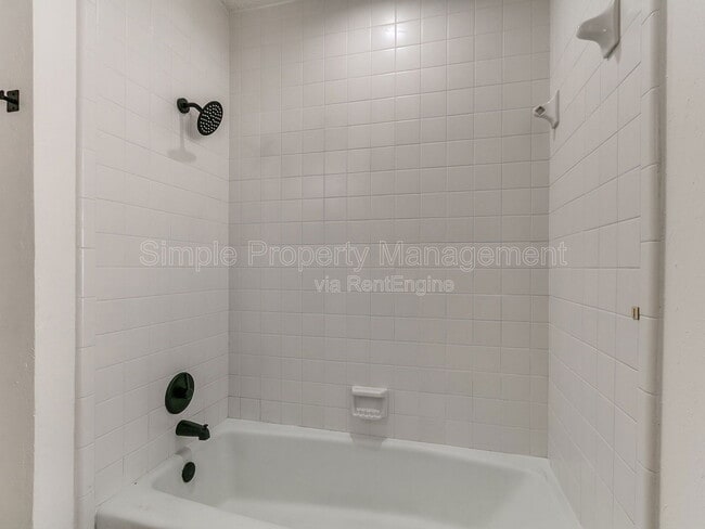 Building Photo - 6628 Laurel Dr