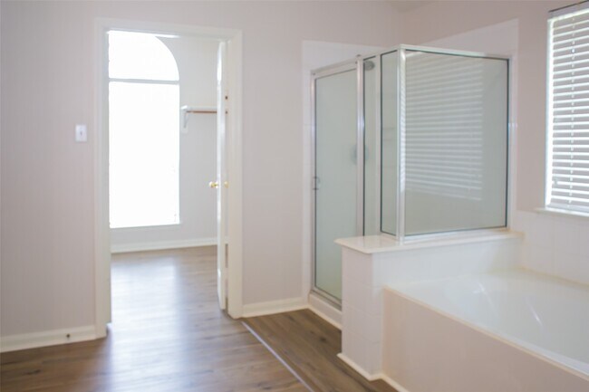 Building Photo - 14603 Bladenboro Dr