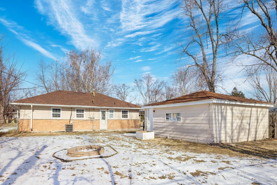 Building Photo - 309 Waldmann Dr