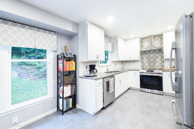 Building Photo - 9843 Campbell Dr