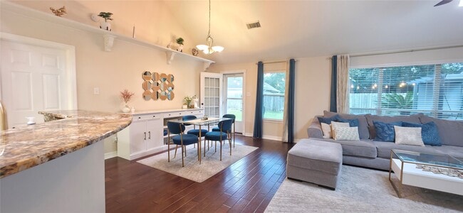 Building Photo - 16419 Red Crest Dr