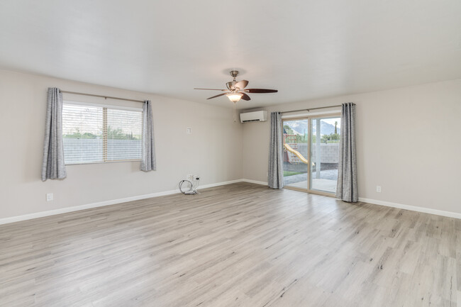 Building Photo - 6842 N Camino de las Brisas