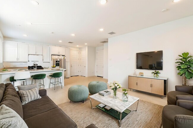 Building Photo - 16677 W Charlotte Dr