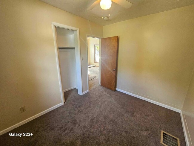 Building Photo - Kent 2-bedroom 1 bath house for rent