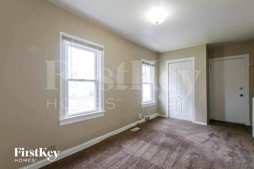 Building Photo - 519 S Elmwood Ave