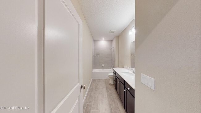 Building Photo - 3965 Cloverdale Ct