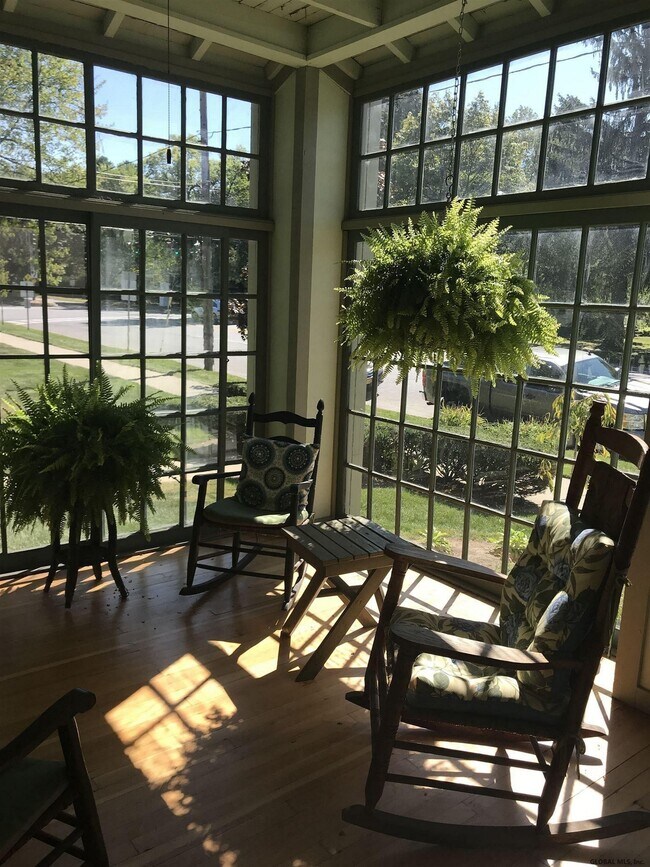 Building Photo - 125 Union Ave