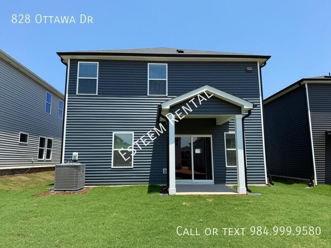 Building Photo - 828 Ottawa Dr
