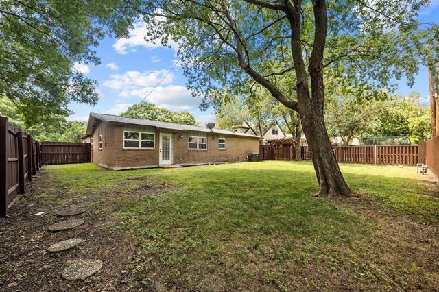 Building Photo - 806 Greenhaven Dr
