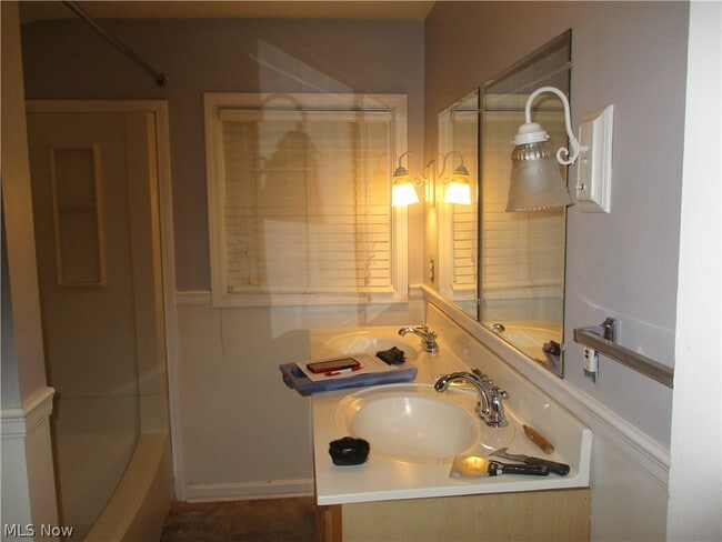 Building Photo - 17084 Sunset Dr