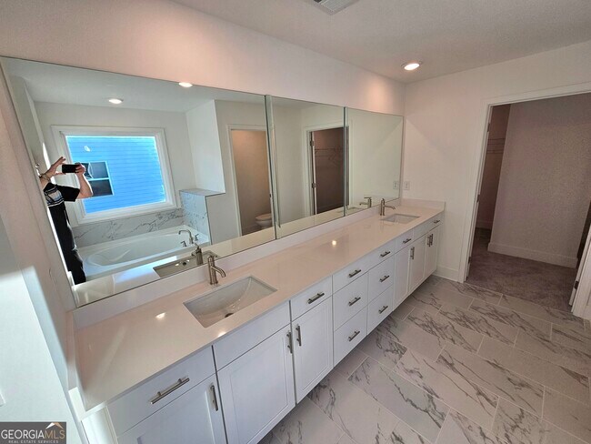 Building Photo - 219 Andalusa Ct