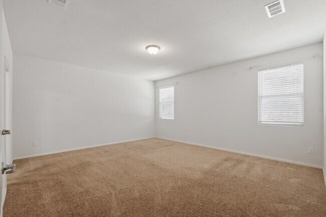 Building Photo - 6910 Kate Reed Dr
