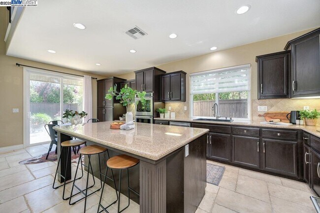 Building Photo - 1207 Villagio Dr
