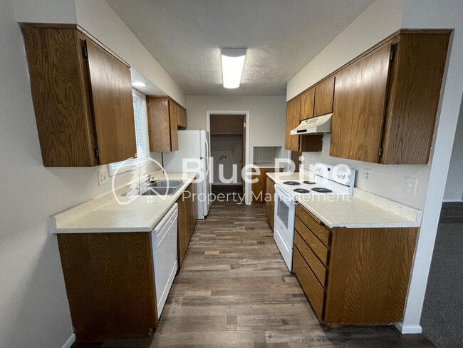 Building Photo - 678 Foster Dr