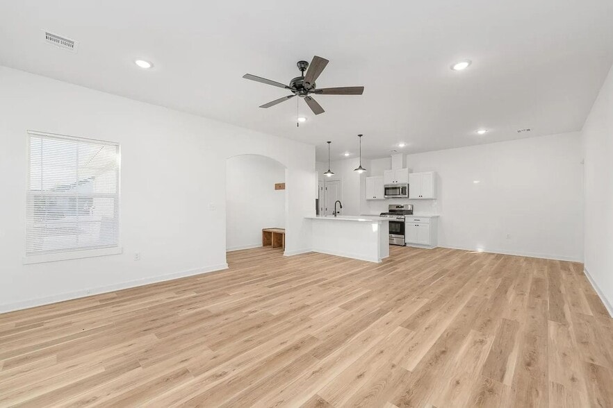 Building Photo - 2327 S Spg Hl Ct