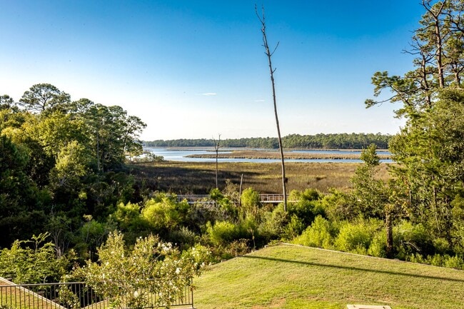 Building Photo - Fully Furnished Condo Near Downtown Ocean Springs