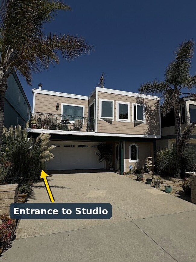 Building Photo - 237 Santa Monica Dr