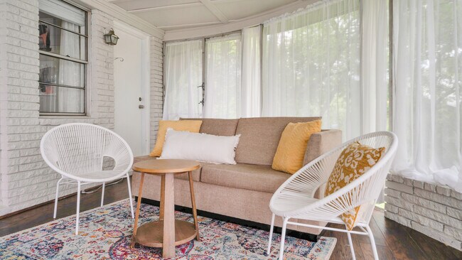 Building Photo - 2134 Bandera Rd