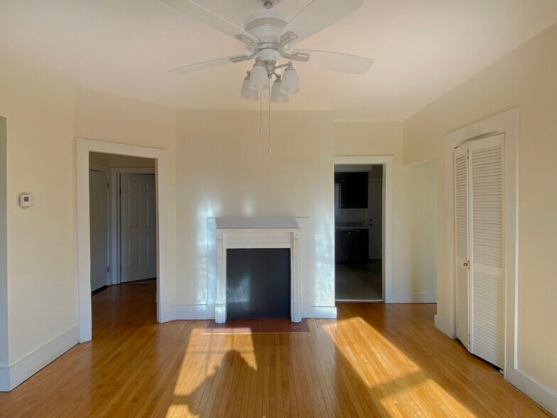 Dining Room - 111 Ashland St