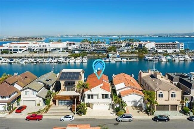 Building Photo - Large Custom Home on the Bay with Boat Dock