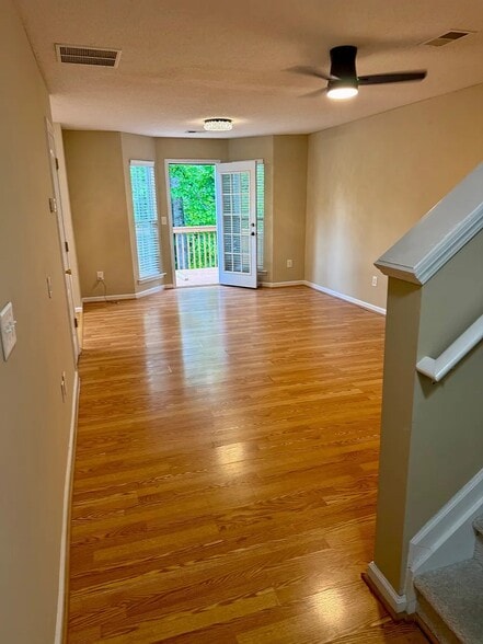 Building Photo - 531 Fox Creek Crossing