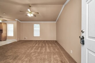 Building Photo - 111 Maple Ln