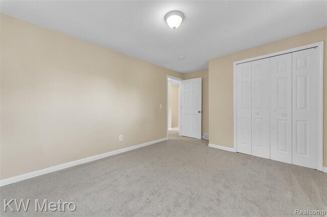 Building Photo - 2416 Shawood Dr